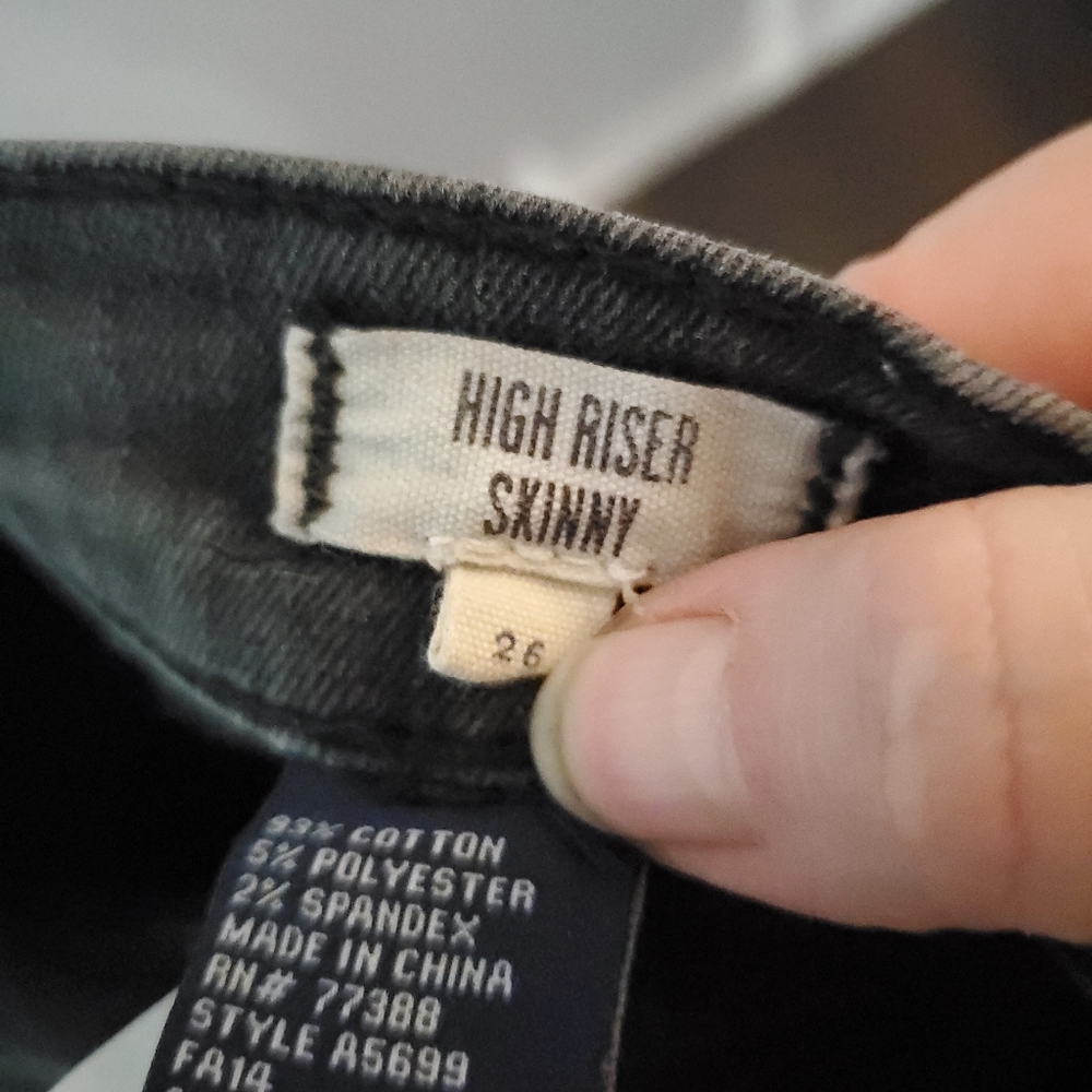 Madewell 10-Inch High Riser Skinny Skinny Jeans in Lunar 26 - Picture 4 of 8